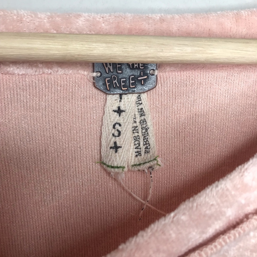 SOLD* FREE PEOPLE pink crushed velvet sweatshirt - Picture 6 of 8